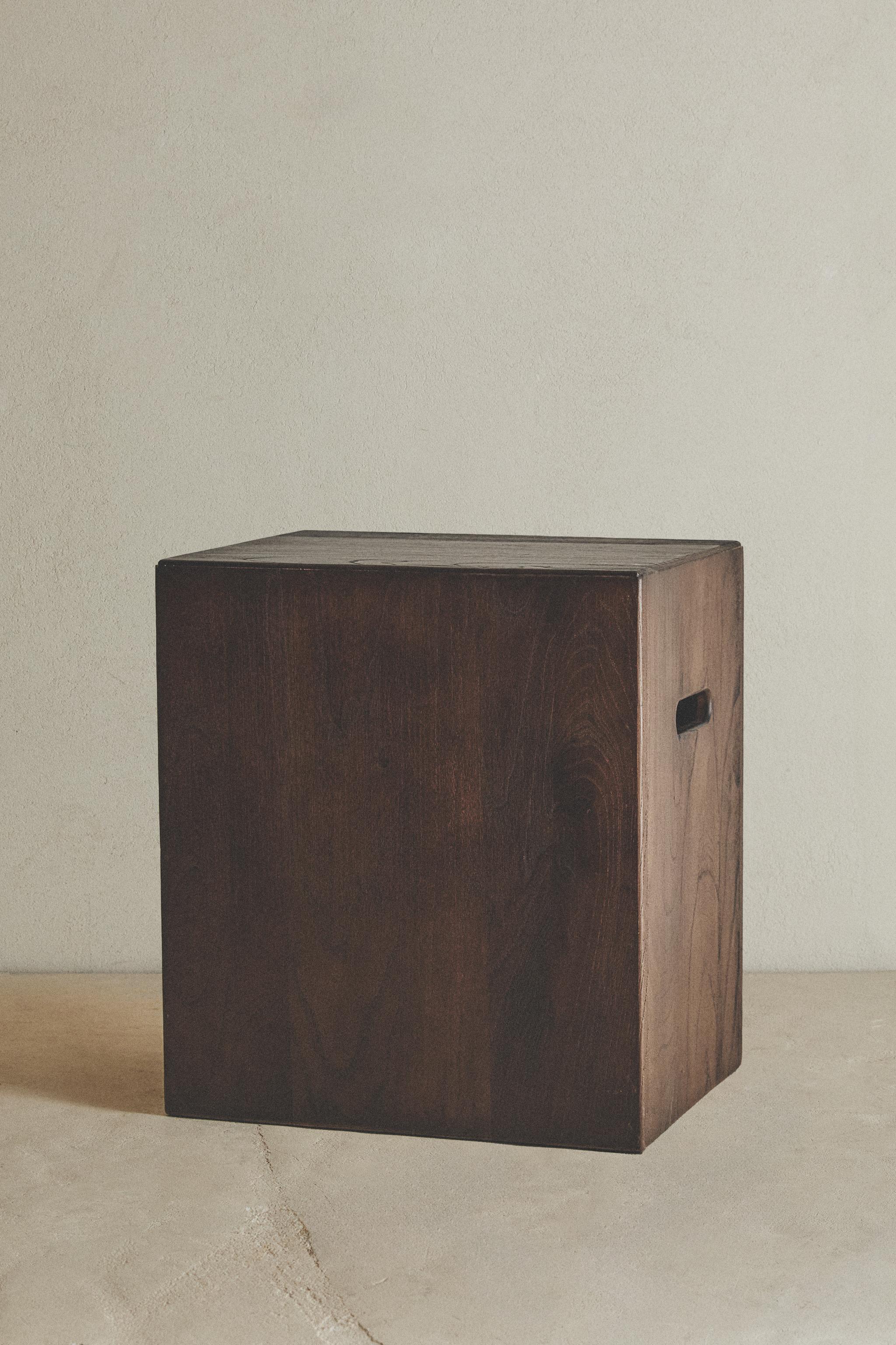 WOODEN CUBE SIDE TABLE
